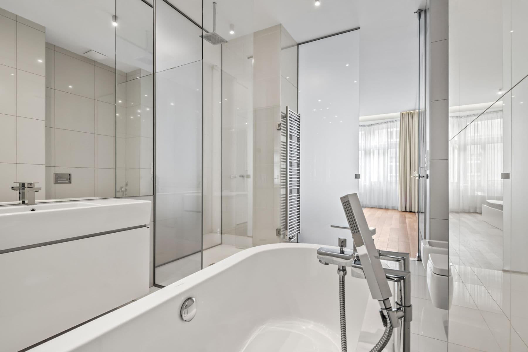 Prenájom bytu 3-izbový 109 m², Laubova, Praha, Praha Prenájom bytu 3-izbový 109 m², Laubova, Praha, Praha
