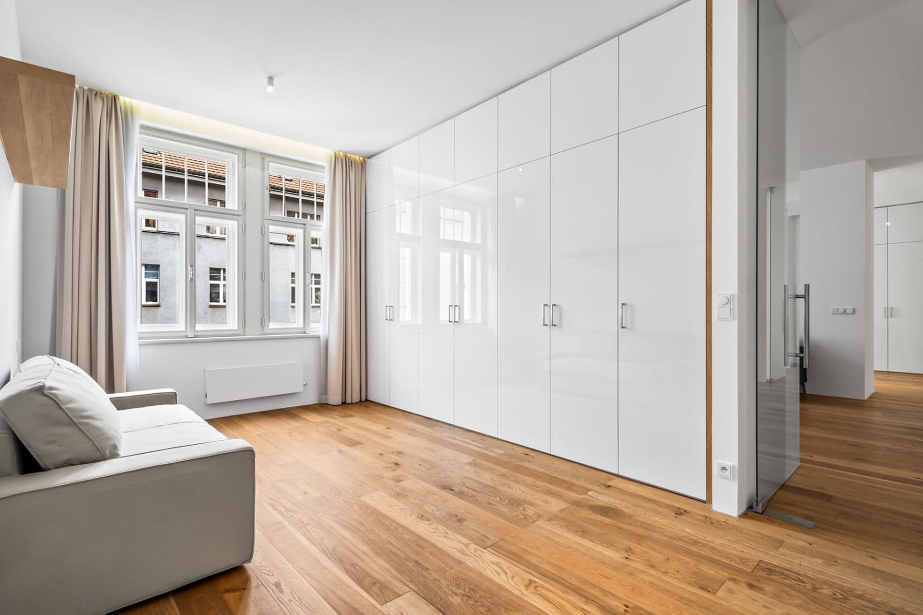 Prenájom bytu 3-izbový 109 m², Laubova, Praha, Praha Prenájom bytu 3-izbový 109 m², Laubova, Praha, Praha