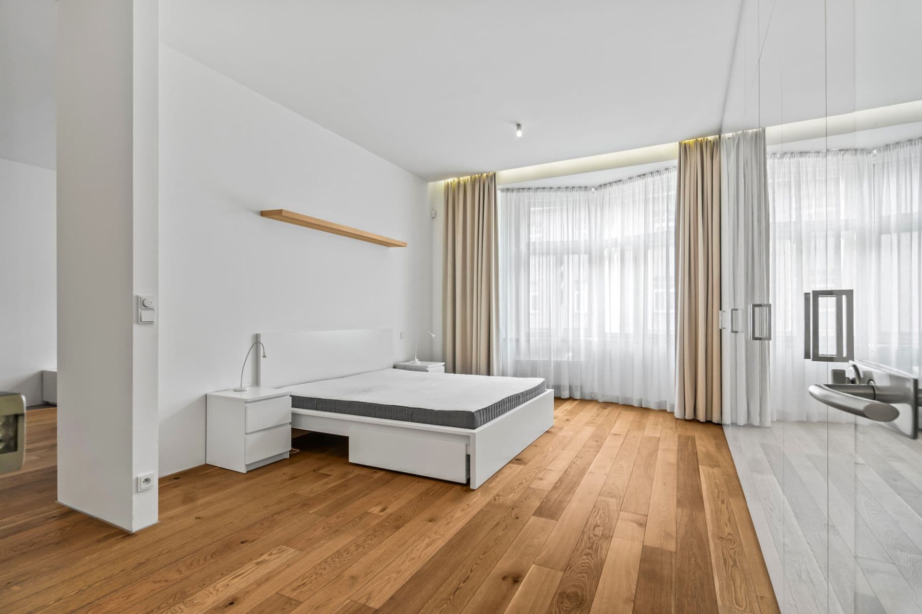 Prenájom bytu 3-izbový 109 m², Laubova, Praha, Praha Prenájom bytu 3-izbový 109 m², Laubova, Praha, Praha
