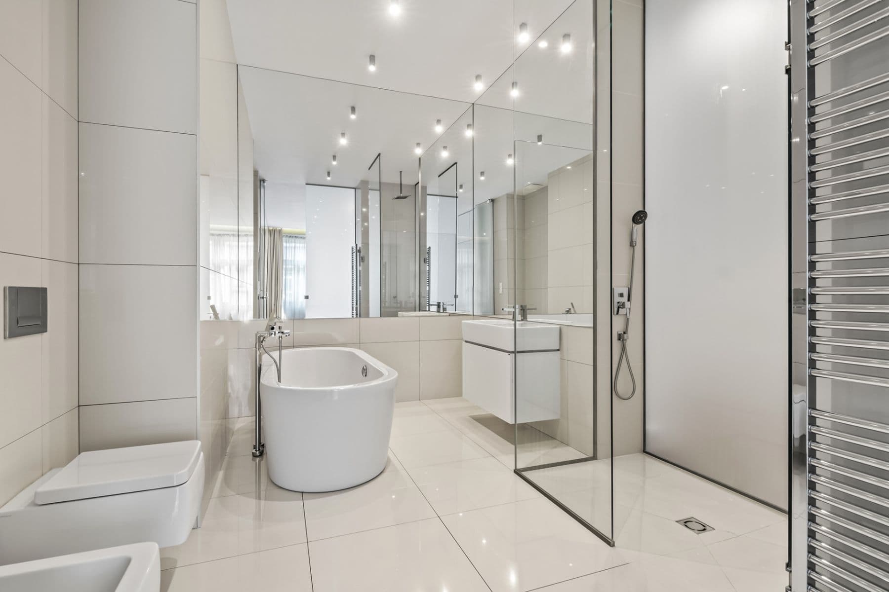 Prenájom bytu 3-izbový 109 m², Laubova, Praha, Praha Prenájom bytu 3-izbový 109 m², Laubova, Praha, Praha
