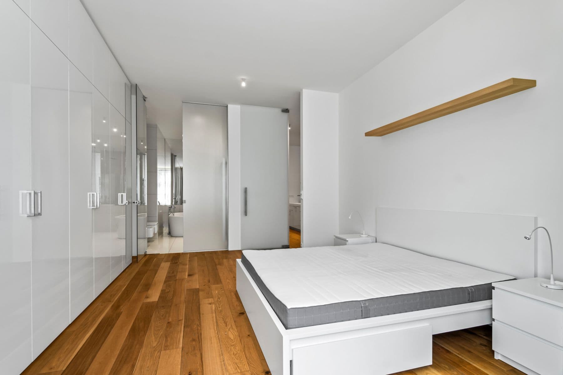 Prenájom bytu 3-izbový 109 m², Laubova, Praha, Praha Prenájom bytu 3-izbový 109 m², Laubova, Praha, Praha