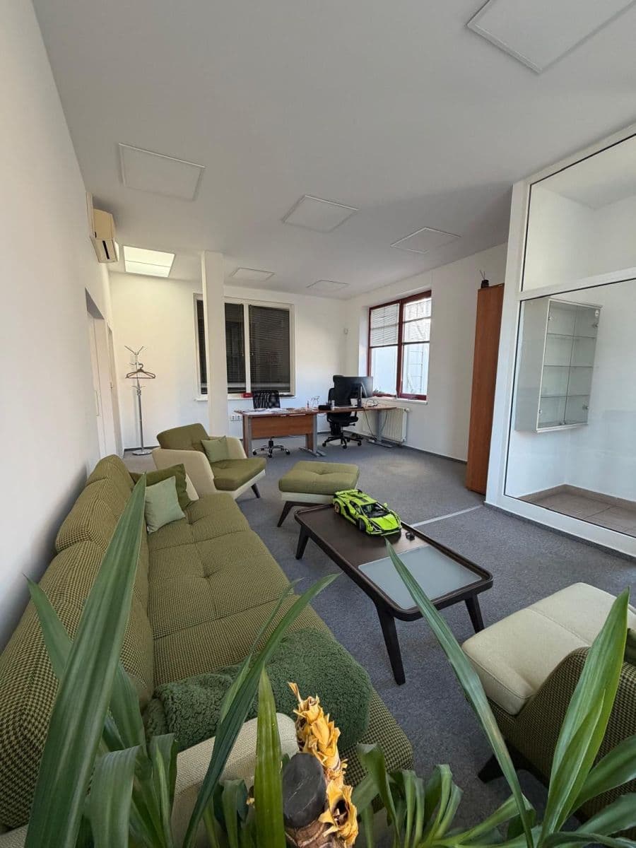 Prenájom kancelárie 250 m², Novoveská, Ostrava, Moravskoslezský kraj Prenájom kancelárie 250 m², Novoveská, Ostrava, Moravskoslezský kraj