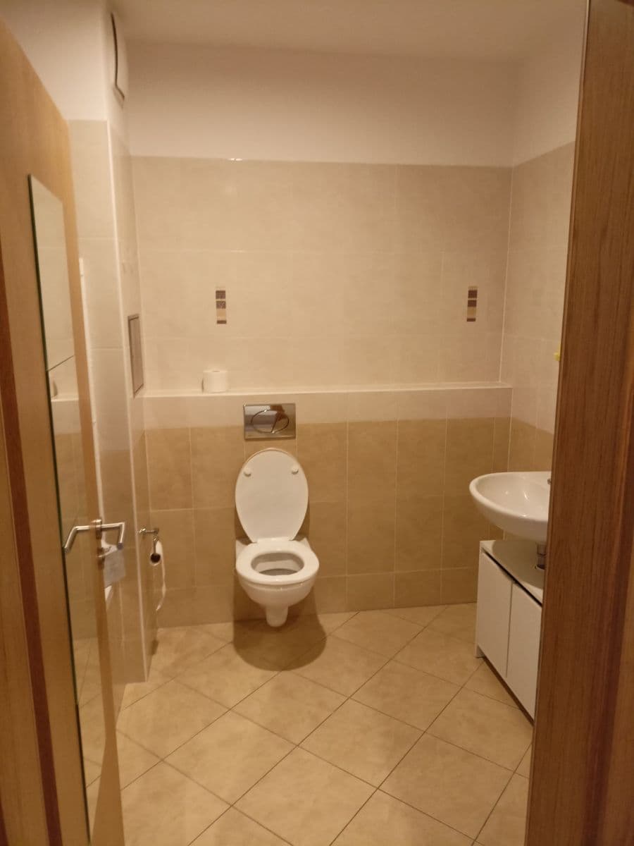 Prenájom bytu 1-izbový 35 m², Pavla Beneše, Praha, Praha Prenájom bytu 1-izbový 35 m², Pavla Beneše, Praha, Praha