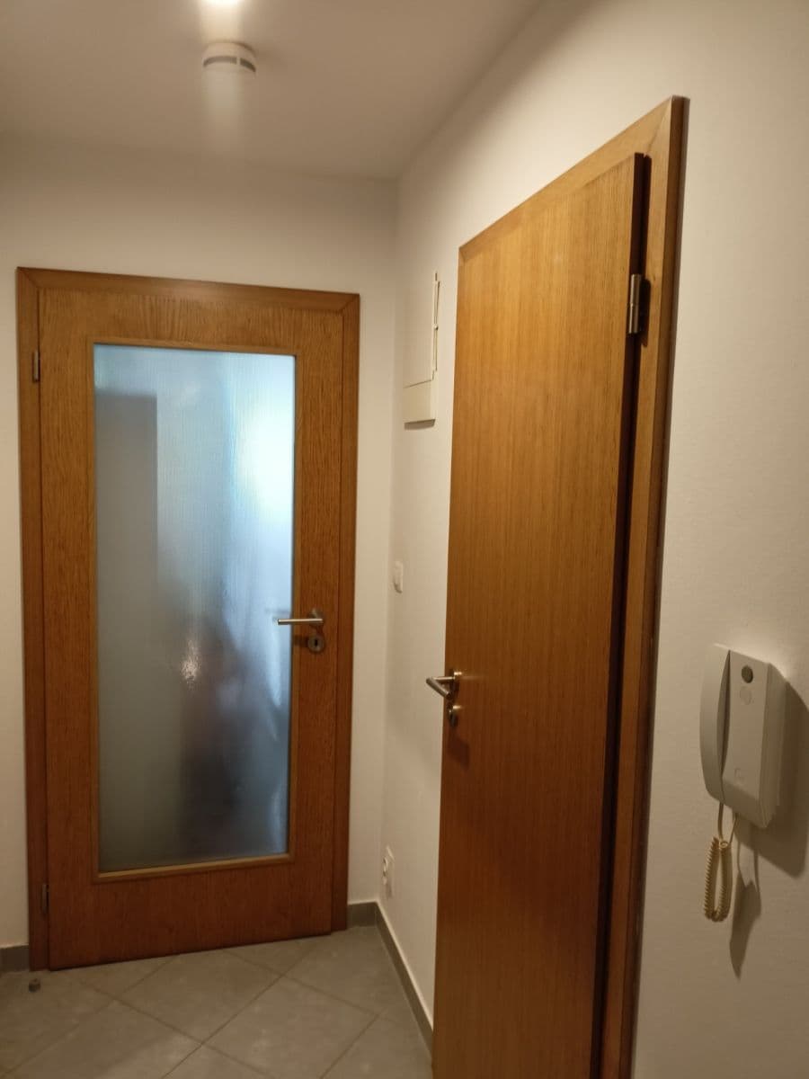 Prenájom bytu 1-izbový 28 m², Mantovská, Praha, Praha Prenájom bytu 1-izbový 28 m², Mantovská, Praha, Praha