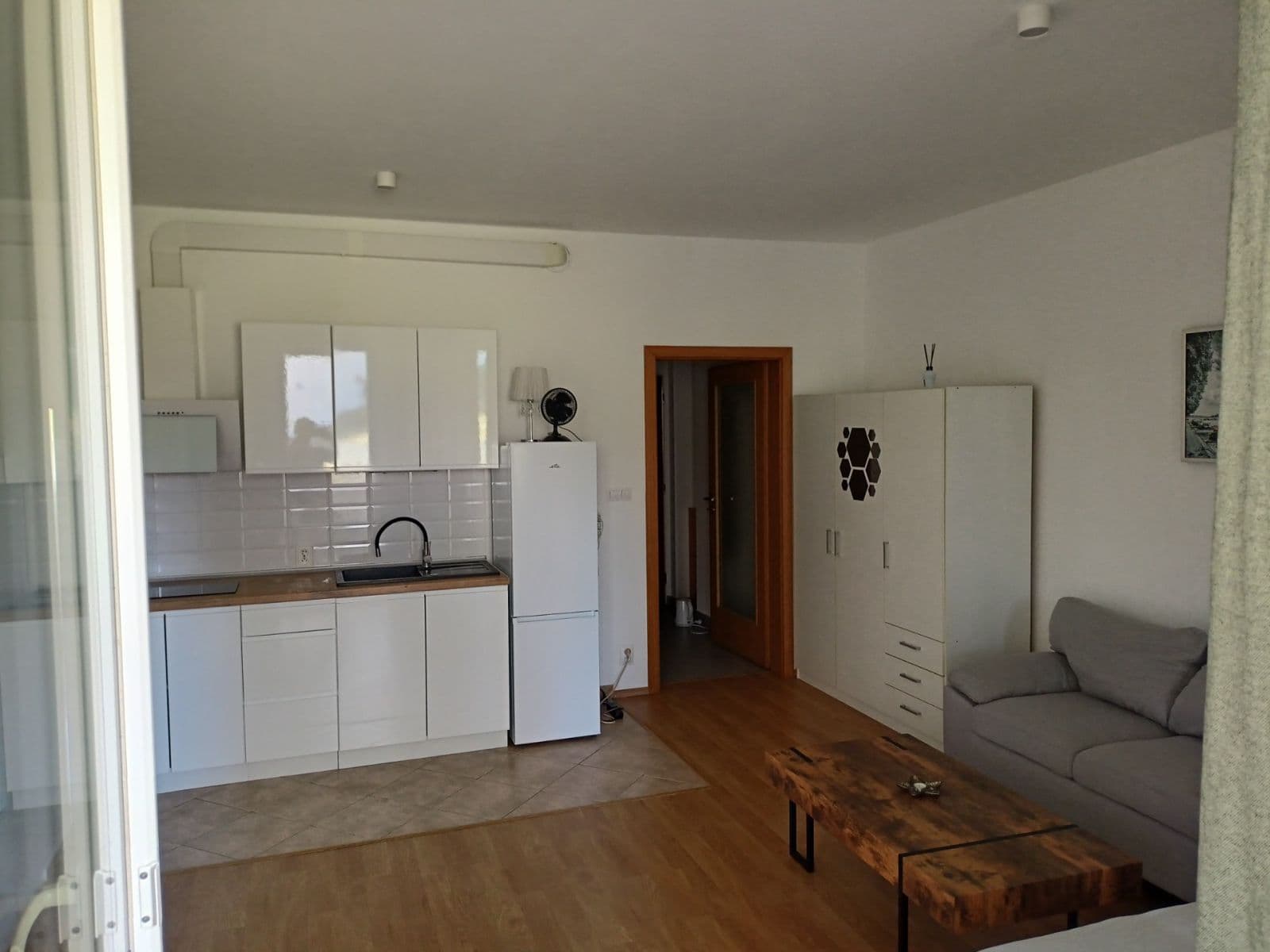 Prenájom bytu 1-izbový 28 m², Mantovská, Praha, Praha Prenájom bytu 1-izbový 28 m², Mantovská, Praha, Praha