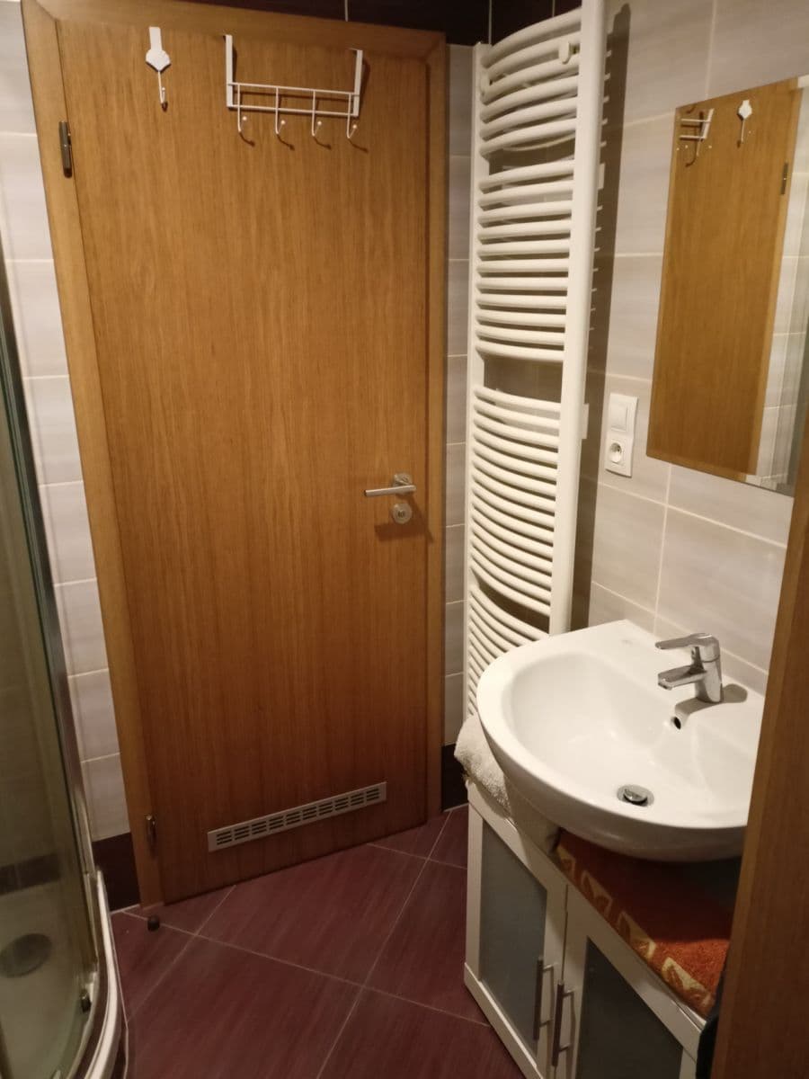Prenájom bytu 1-izbový 28 m², Mantovská, Praha, Praha Prenájom bytu 1-izbový 28 m², Mantovská, Praha, Praha