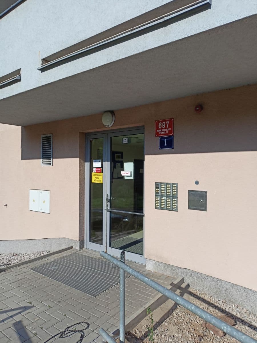 Prenájom bytu 1-izbový 28 m², Mantovská, Praha, Praha Prenájom bytu 1-izbový 28 m², Mantovská, Praha, Praha