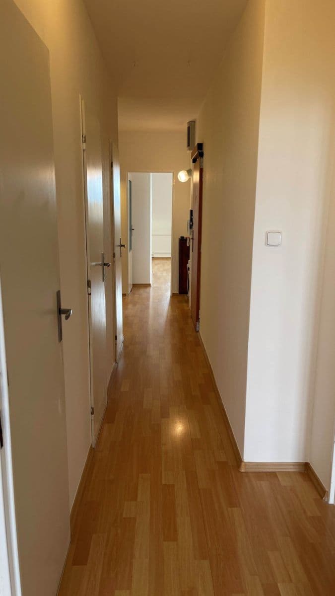 Prenájom bytu 3-izbový 76 m², Janského, Praha, Praha Prenájom bytu 3-izbový 76 m², Janského, Praha, Praha