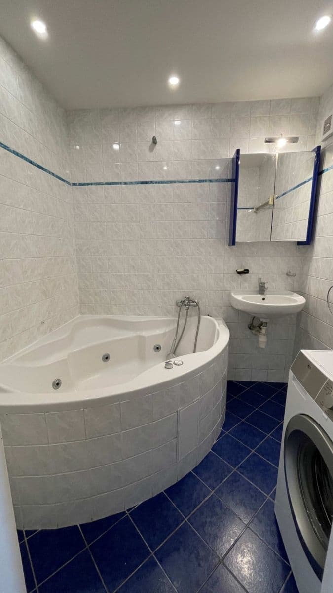 Prenájom bytu 3-izbový 76 m², Janského, Praha, Praha Prenájom bytu 3-izbový 76 m², Janského, Praha, Praha