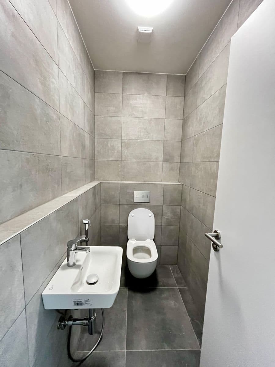 Prenájom bytu 2-izbový 67 m², Malešická, Praha, Praha Prenájom bytu 2-izbový 67 m², Malešická, Praha, Praha