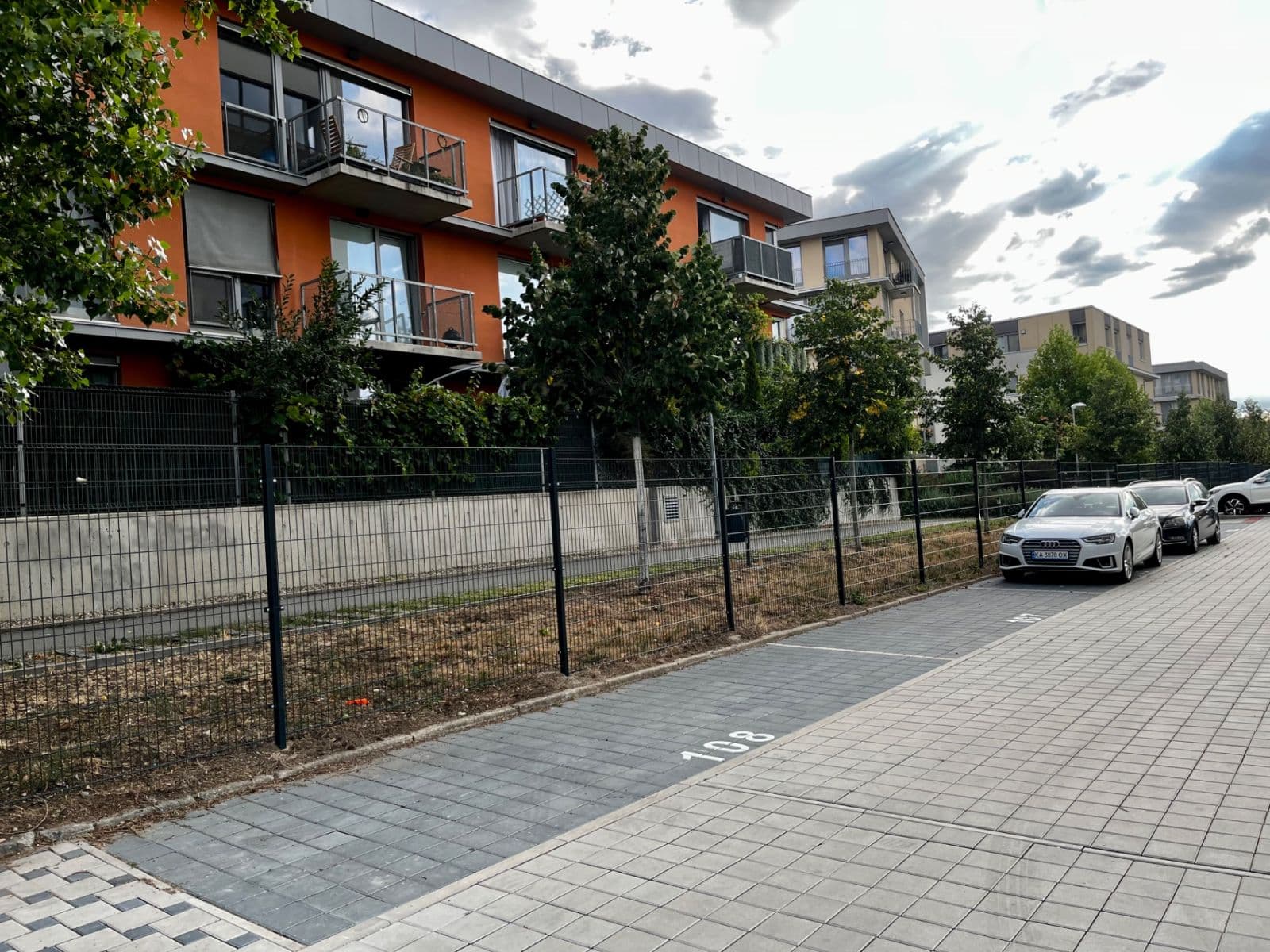 Prenájom bytu 2-izbový 67 m², Malešická, Praha, Praha Prenájom bytu 2-izbový 67 m², Malešická, Praha, Praha
