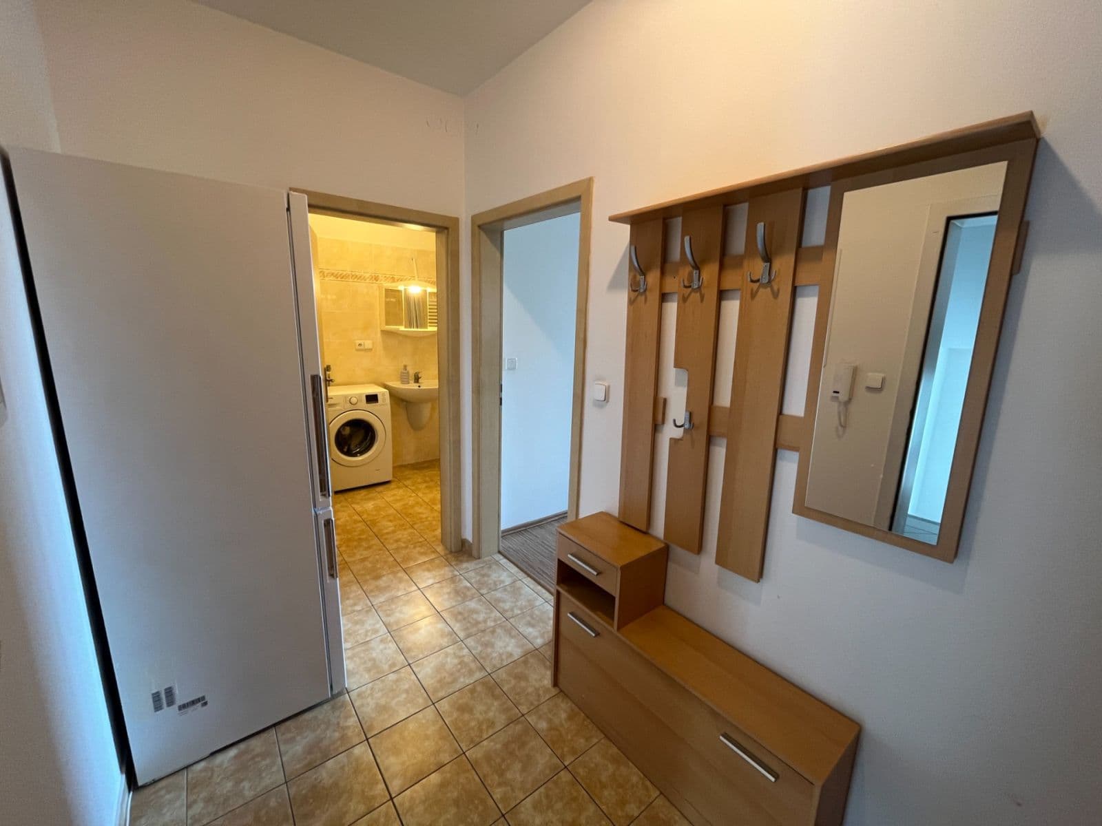Prenájom bytu 1-izbový 41 m², U Jízdárny, Praha, Praha Prenájom bytu 1-izbový 41 m², U Jízdárny, Praha, Praha