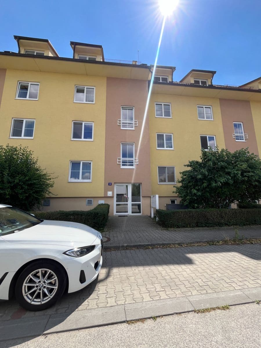 Prenájom bytu 1-izbový 41 m², U Jízdárny, Praha, Praha Prenájom bytu 1-izbový 41 m², U Jízdárny, Praha, Praha