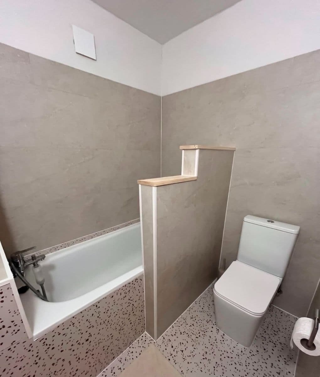 Prenájom bytu 1-izbový 55 m², Bulharská, Praha, Praha Prenájom bytu 1-izbový 55 m², Bulharská, Praha, Praha