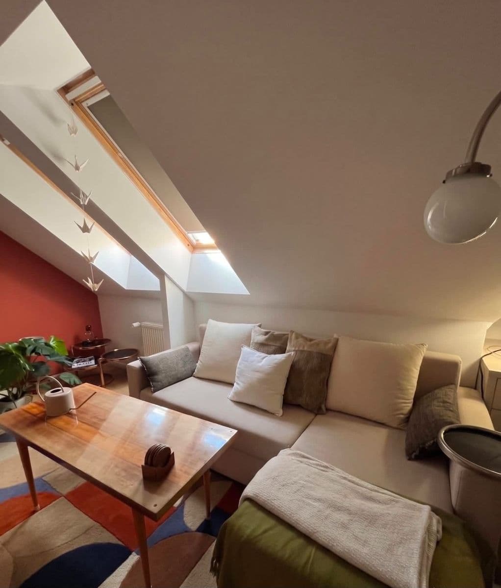 Prenájom bytu 1-izbový 55 m², Bulharská, Praha, Praha Prenájom bytu 1-izbový 55 m², Bulharská, Praha, Praha