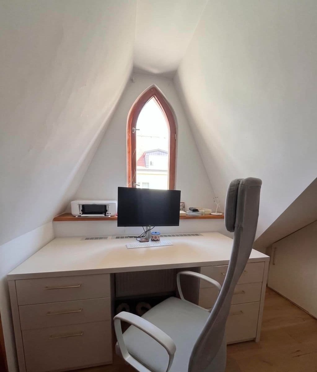 Prenájom bytu 1-izbový 55 m², Bulharská, Praha, Praha Prenájom bytu 1-izbový 55 m², Bulharská, Praha, Praha