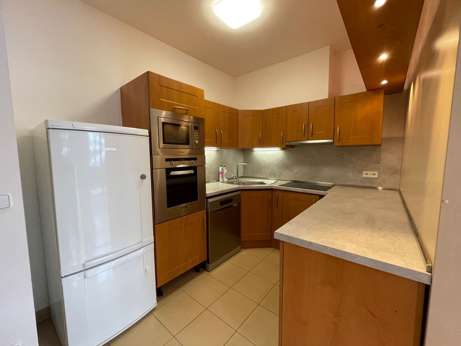 Prenájom bytu 2-izbový 55 m², Novobohdalecká, Praha, Praha Prenájom bytu 2-izbový 55 m², Novobohdalecká, Praha, Praha