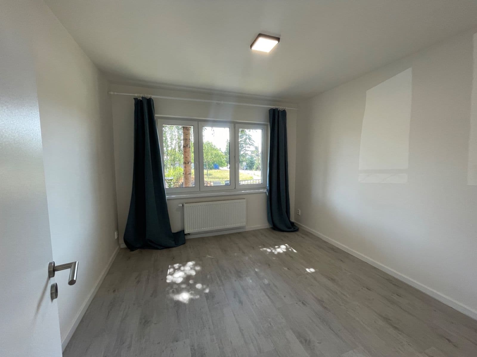 Prenájom bytu 4-izbový 90 m², Starochodovská, Praha, Praha Prenájom bytu 4-izbový 90 m², Starochodovská, Praha, Praha