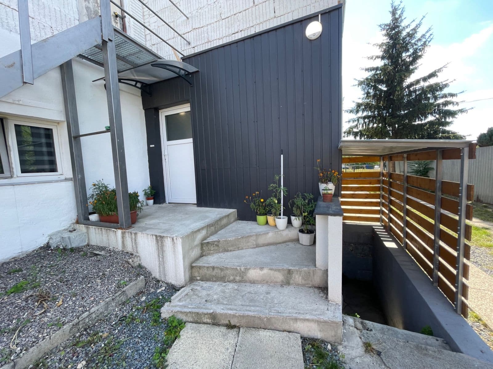 Prenájom bytu 4-izbový 90 m², Starochodovská, Praha, Praha Prenájom bytu 4-izbový 90 m², Starochodovská, Praha, Praha