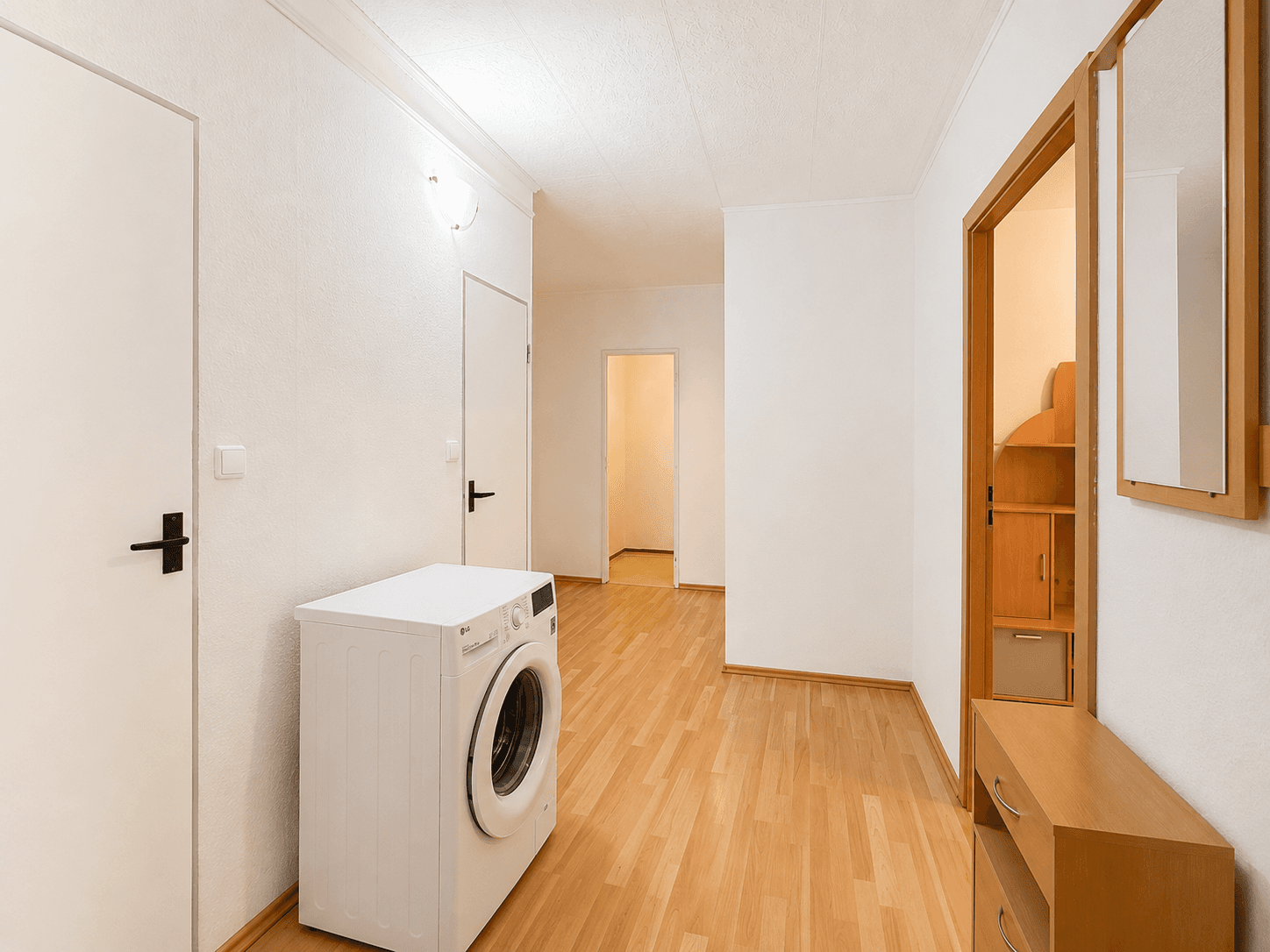 Prenájom bytu 3-izbový 69 m², Nad Stadionem, Králův Dvůr, Středočeský kraj Prenájom bytu 3-izbový 69 m², Nad Stadionem, Králův Dvůr, Středočeský kraj