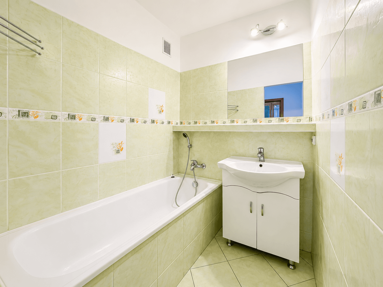 Prenájom bytu 3-izbový 69 m², Nad Stadionem, Králův Dvůr, Středočeský kraj Prenájom bytu 3-izbový 69 m², Nad Stadionem, Králův Dvůr, Středočeský kraj