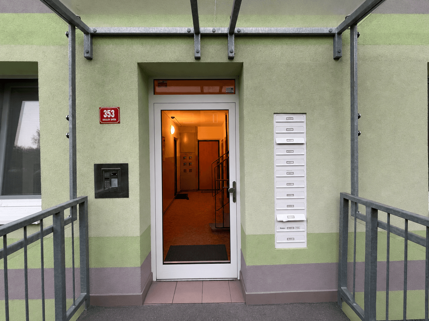 Prenájom bytu 3-izbový 69 m², Nad Stadionem, Králův Dvůr, Středočeský kraj Prenájom bytu 3-izbový 69 m², Nad Stadionem, Králův Dvůr, Středočeský kraj
