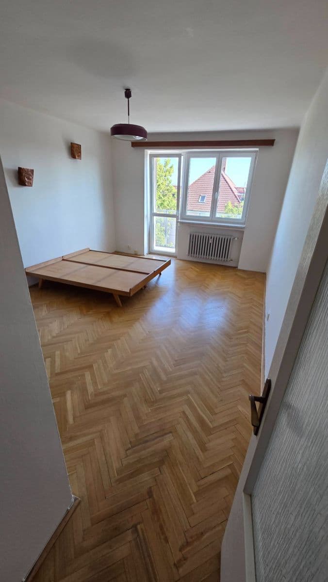 Prenájom bytu 3-izbový 72 m², Nad Krocínkou, Praha, Praha Prenájom bytu 3-izbový 72 m², Nad Krocínkou, Praha, Praha