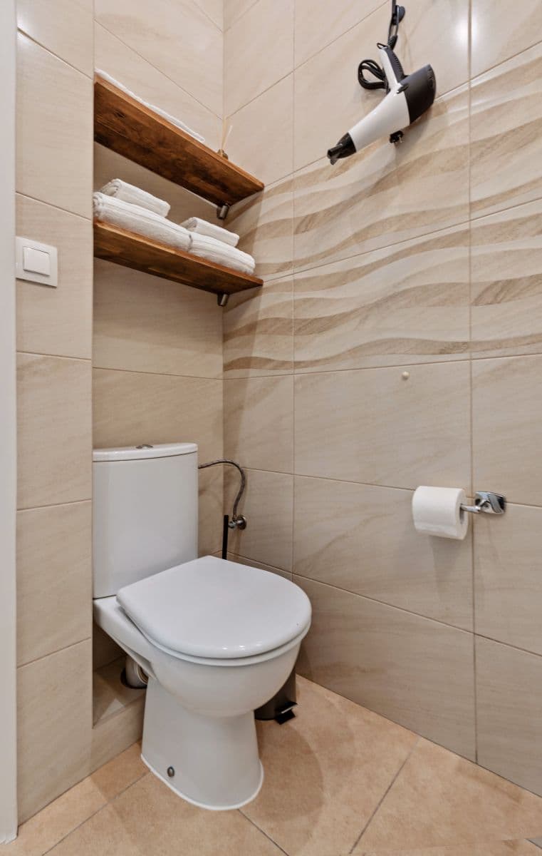 Prenájom bytu 75 m², Navrátilova, Praha, Praha Prenájom bytu 75 m², Navrátilova, Praha, Praha