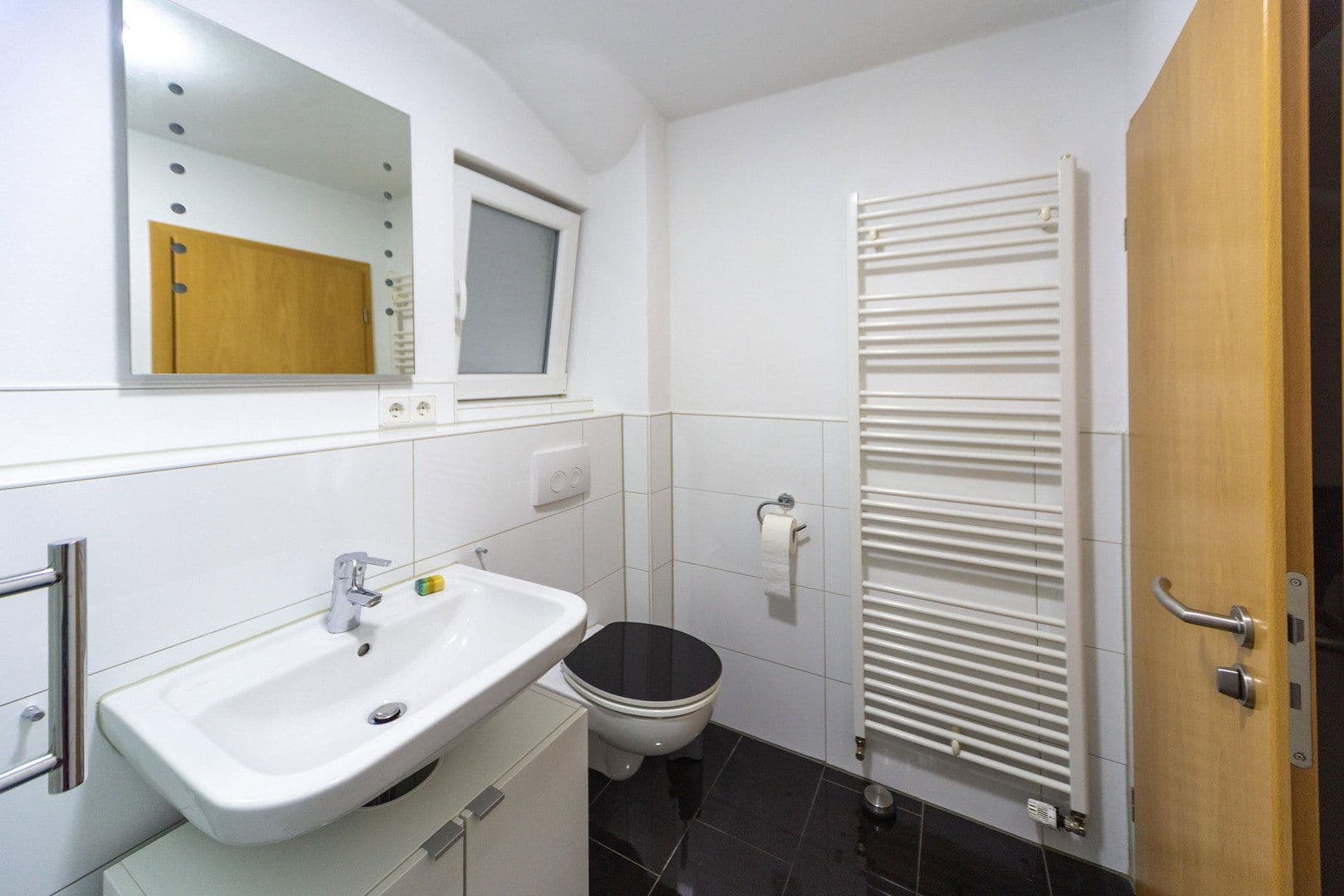 Prenájom bytu 3-izbový 74 m², Quellenstraße 23, Reutlingen, Bádensko-Wurttembersko Prenájom bytu 3-izbový 74 m², Quellenstraße 23, Reutlingen, Bádensko-Wurttembersko