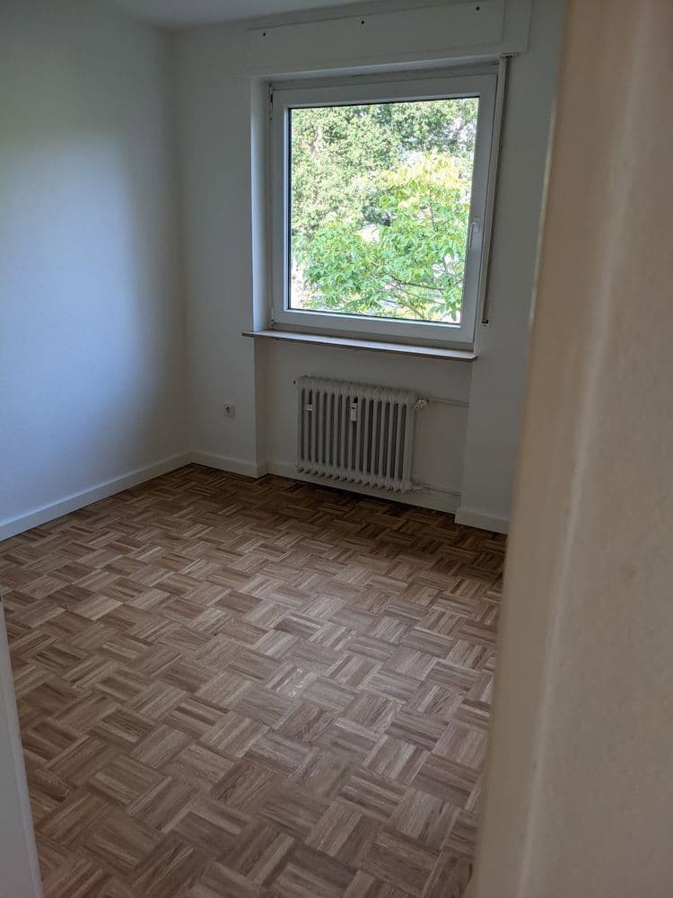 Prenájom bytu 4-izbový 90 m², Wiesbaden, Hesensko Prenájom bytu 4-izbový 90 m², Wiesbaden, Hesensko