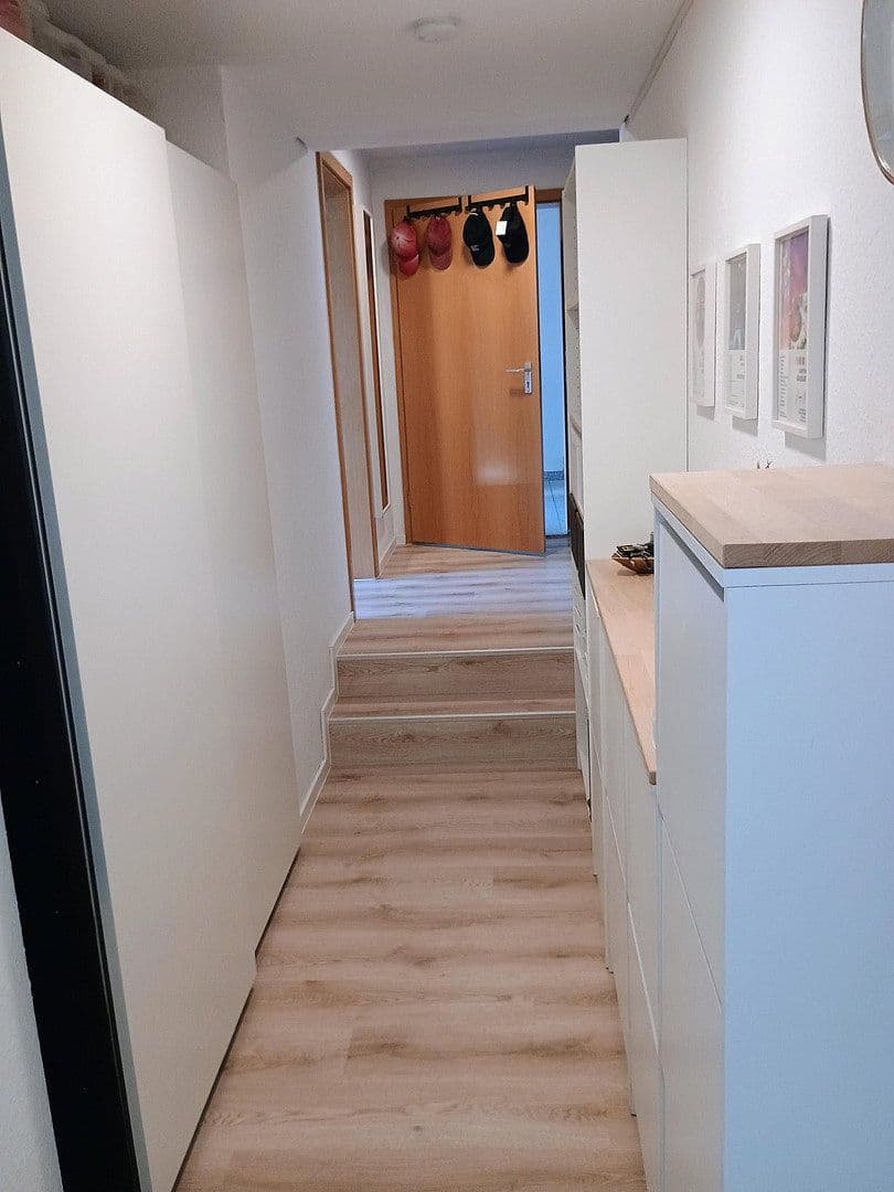 Prenájom bytu 3-izbový 79 m², Pommerstrasse 54, Kernen im Remstal, Bádensko-Wurttembersko Prenájom bytu 3-izbový 79 m², Pommerstrasse 54, Kernen im Remstal, Bádensko-Wurttembersko