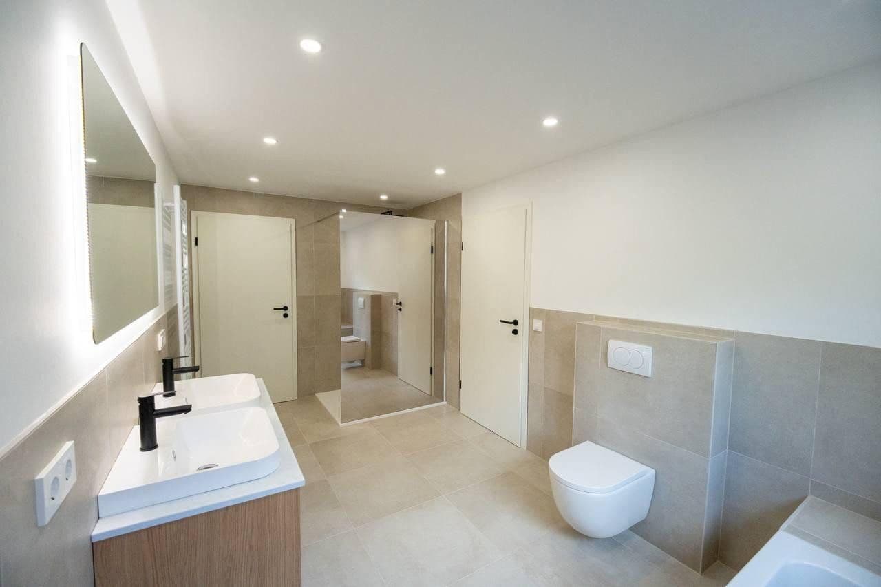Predaj domu 275 m², pozemok 594 m², Steinwenden, Porýnie-Falcko Predaj domu 275 m², pozemok 594 m², Steinwenden, Porýnie-Falcko