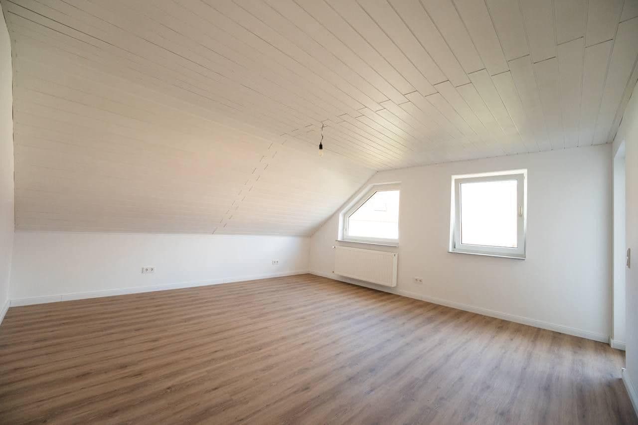 Predaj domu 275 m², pozemok 594 m², Steinwenden, Porýnie-Falcko Predaj domu 275 m², pozemok 594 m², Steinwenden, Porýnie-Falcko