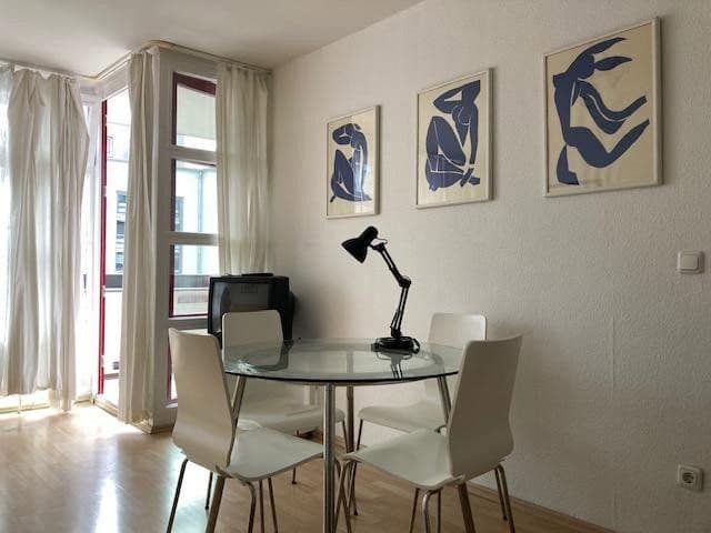 Prenájom bytu 1-izbový 43 m², Krumme Str. 75, Berlin, Berlín Prenájom bytu 1-izbový 43 m², Krumme Str. 75, Berlin, Berlín
