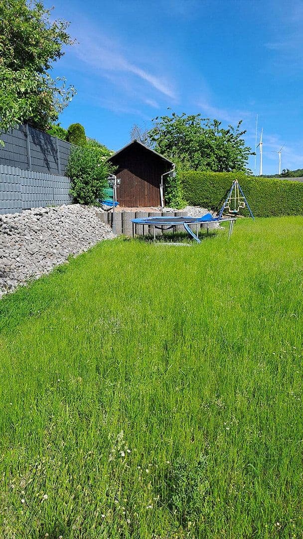 Predaj domu 300 m², pozemok 700 m², Bad Endbach, Hesensko Predaj domu 300 m², pozemok 700 m², Bad Endbach, Hesensko