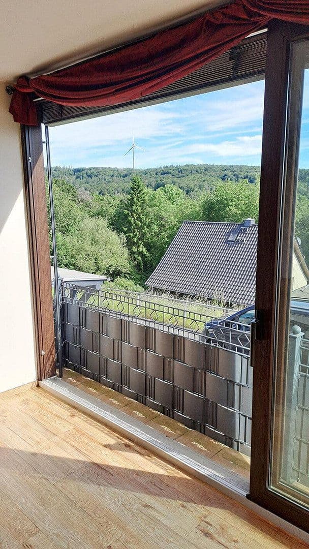 Predaj domu 300 m², pozemok 700 m², Bad Endbach, Hesensko Predaj domu 300 m², pozemok 700 m², Bad Endbach, Hesensko