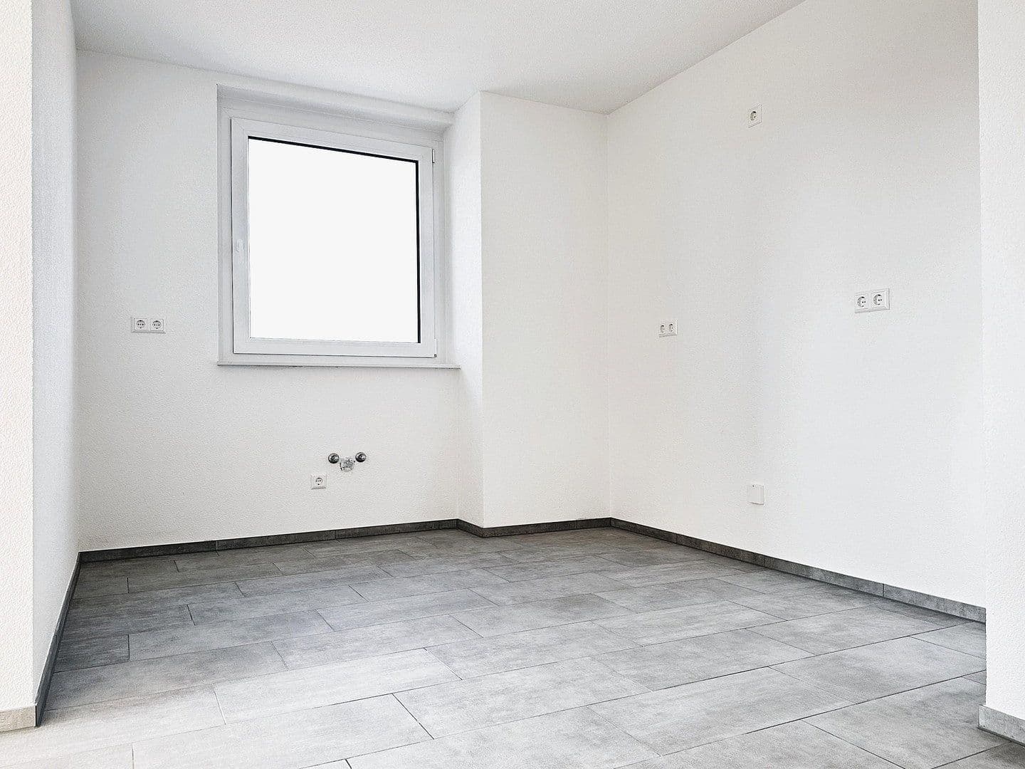 Prenájom bytu 2-izbový 46 m², Fichtestr. 42, Singen (Hohentwiel), Bádensko-Wurttembersko Prenájom bytu 2-izbový 46 m², Fichtestr. 42, Singen (Hohentwiel), Bádensko-Wurttembersko