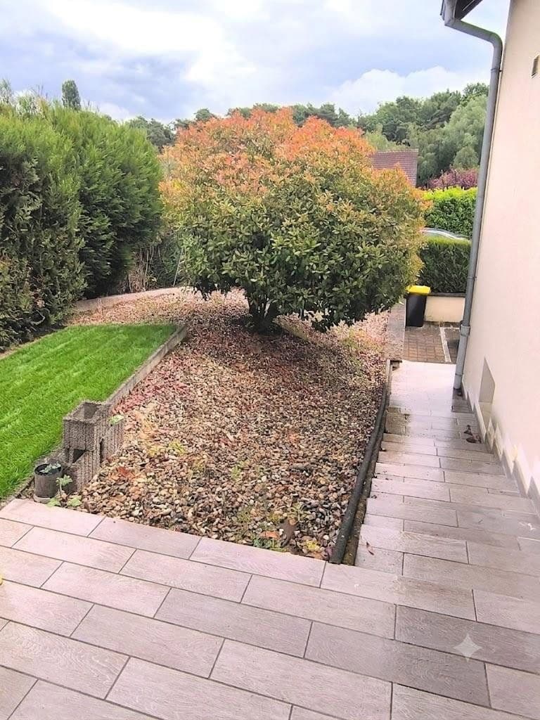 Predaj domu 140 m², pozemok 647 m², Saarbrücken, Sársko Predaj domu 140 m², pozemok 647 m², Saarbrücken, Sársko