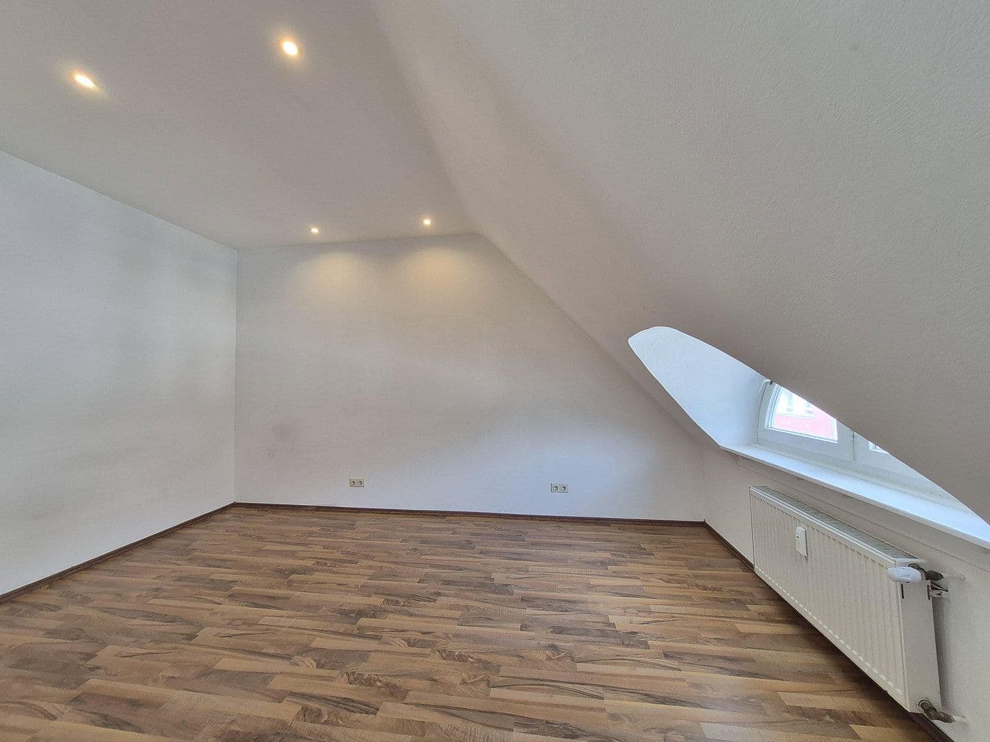 Predaj domu 316 m², pozemok 278 m², Krefeld, Severné Porýnie - Westfálsko Predaj domu 316 m², pozemok 278 m², Krefeld, Severné Porýnie - Westfálsko