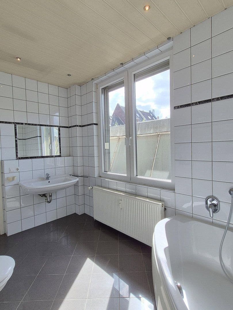 Predaj domu 316 m², pozemok 278 m², Krefeld, Severné Porýnie - Westfálsko Predaj domu 316 m², pozemok 278 m², Krefeld, Severné Porýnie - Westfálsko