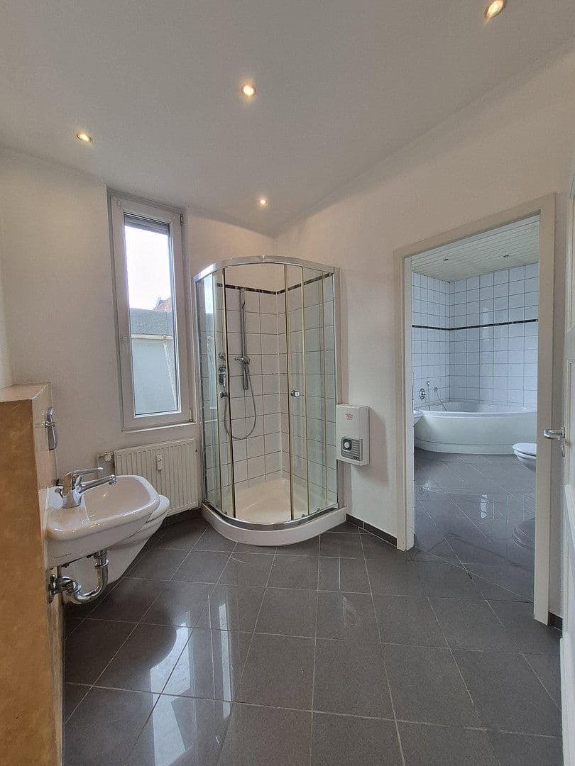 Predaj domu 316 m², pozemok 278 m², Krefeld, Severné Porýnie - Westfálsko Predaj domu 316 m², pozemok 278 m², Krefeld, Severné Porýnie - Westfálsko