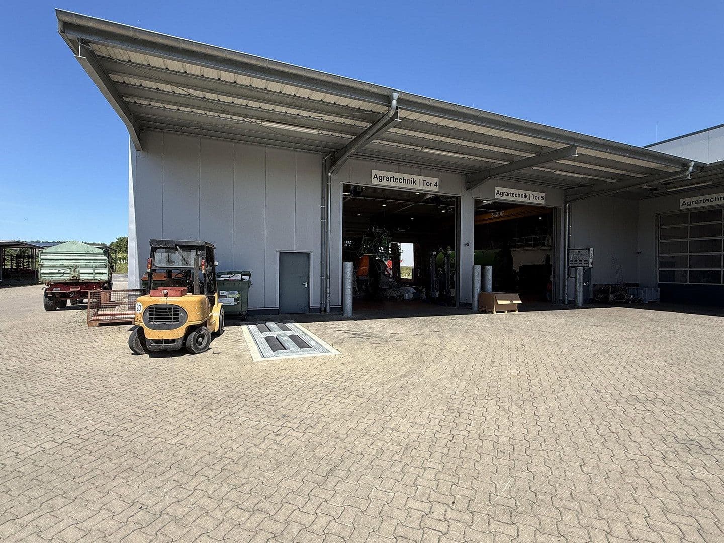 Predaj nebytového priestoru 25.499 m², An der Bundesstraße 1, Ilsede, Dolné Sasko Predaj nebytového priestoru 25.499 m², An der Bundesstraße 1, Ilsede, Dolné Sasko