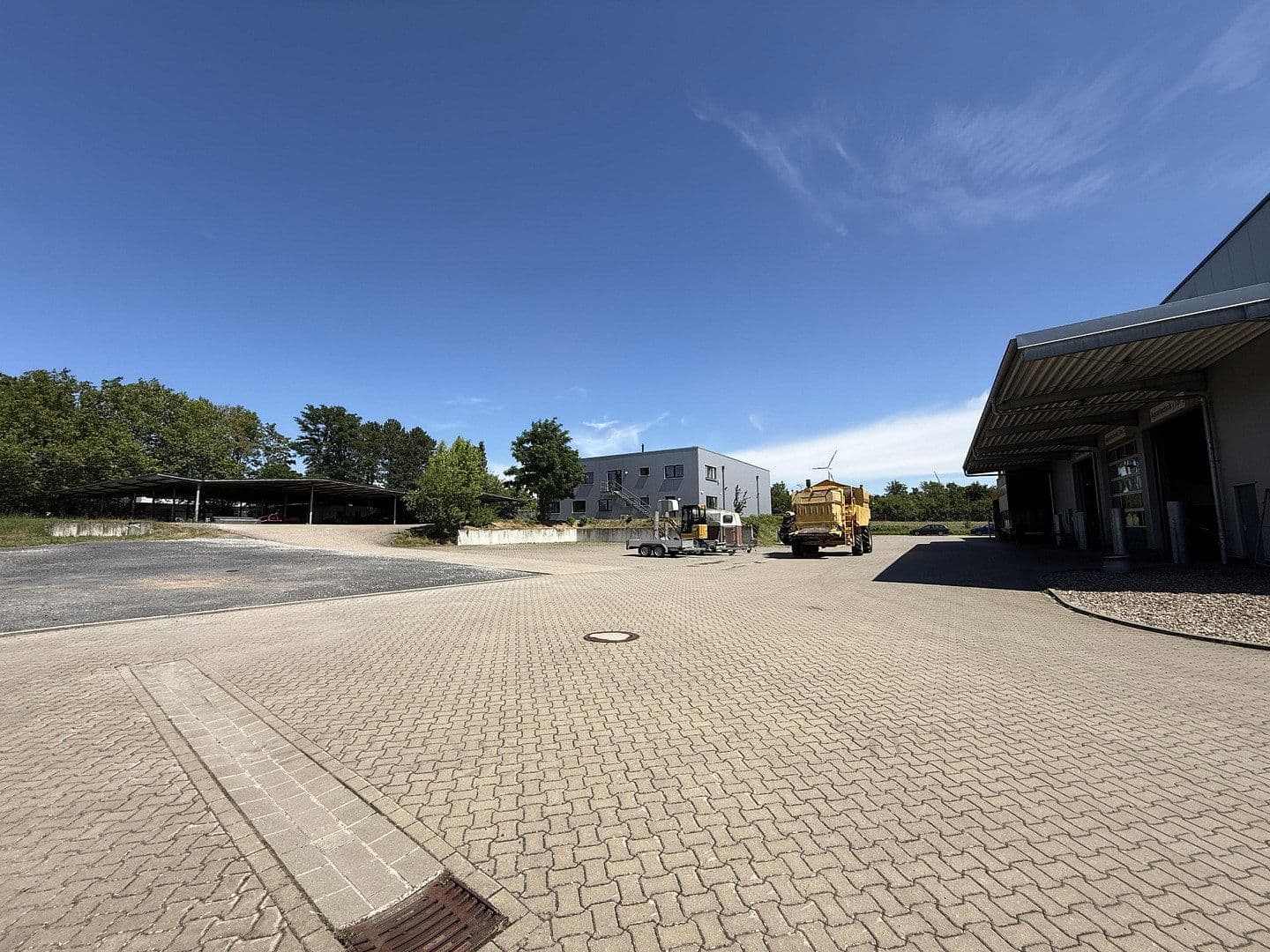 Predaj nebytového priestoru 25.499 m², An der Bundesstraße 1, Ilsede, Dolné Sasko Predaj nebytového priestoru 25.499 m², An der Bundesstraße 1, Ilsede, Dolné Sasko