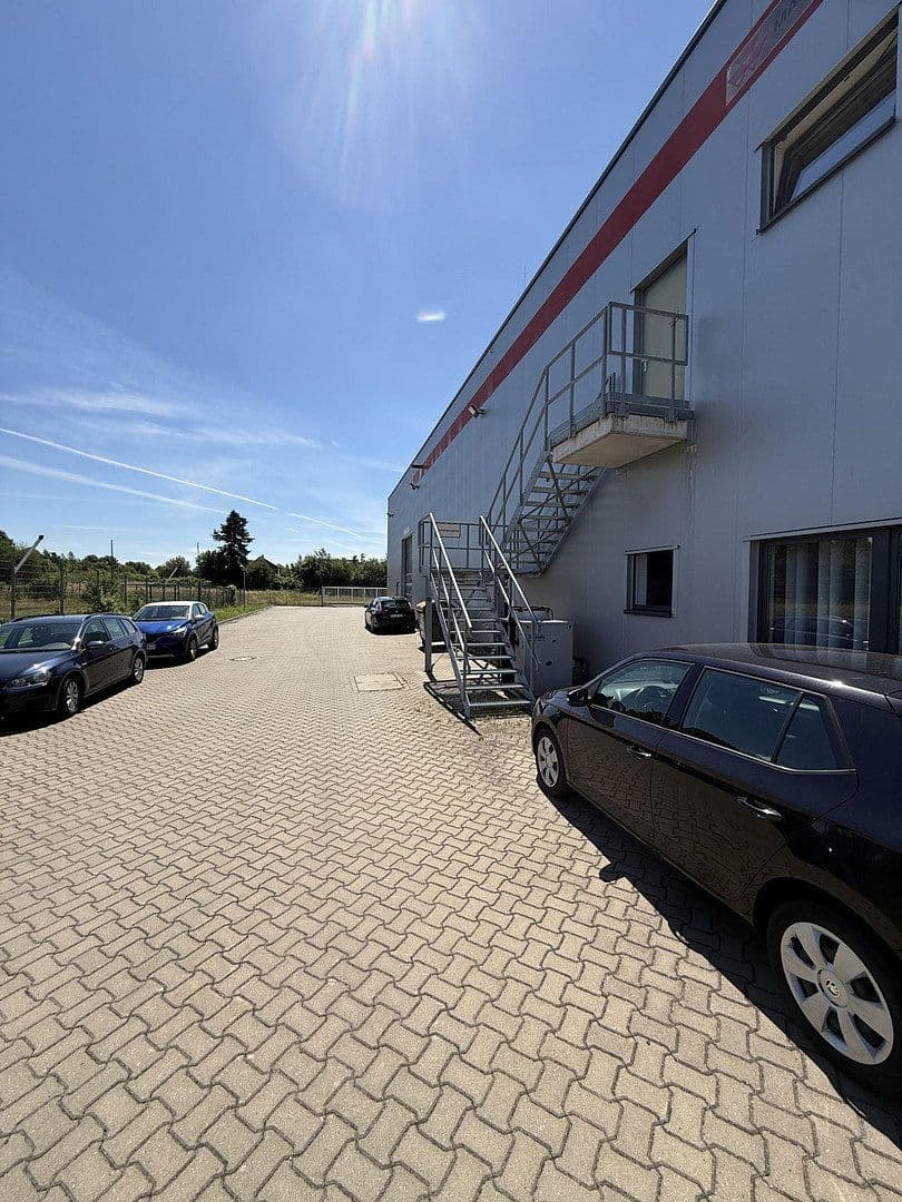 Predaj nebytového priestoru 25.499 m², An der Bundesstraße 1, Ilsede, Dolné Sasko Predaj nebytového priestoru 25.499 m², An der Bundesstraße 1, Ilsede, Dolné Sasko