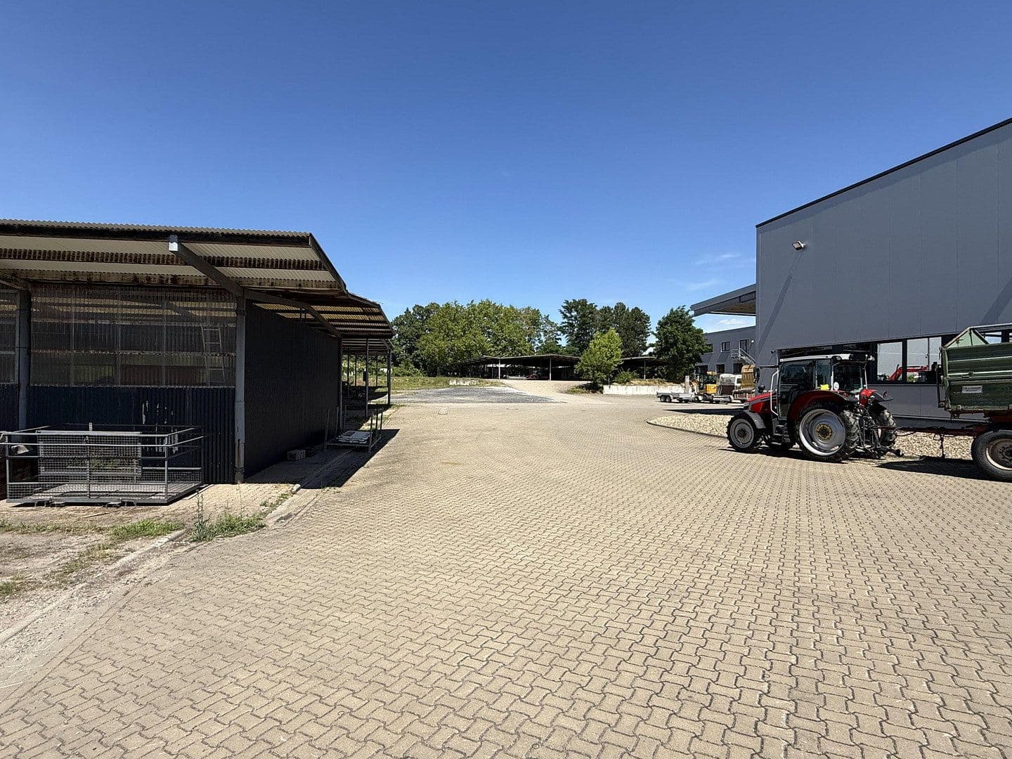 Predaj nebytového priestoru 25.499 m², An der Bundesstraße 1, Ilsede, Dolné Sasko Predaj nebytového priestoru 25.499 m², An der Bundesstraße 1, Ilsede, Dolné Sasko