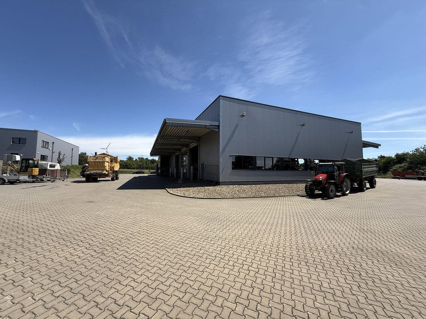 Predaj nebytového priestoru 25.499 m², An der Bundesstraße 1, Ilsede, Dolné Sasko Predaj nebytového priestoru 25.499 m², An der Bundesstraße 1, Ilsede, Dolné Sasko
