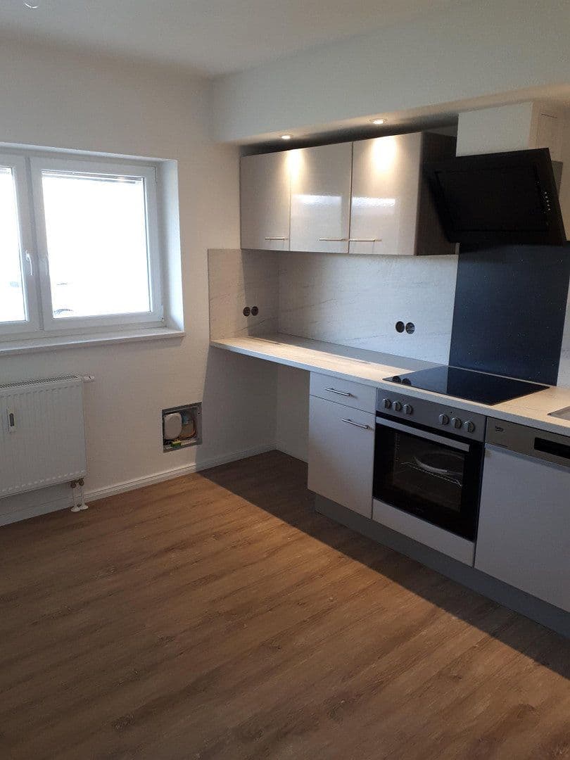 Prenájom bytu 3-izbový 110 m², Lübeck, Šlezvicko-Holštajnsko Prenájom bytu 3-izbový 110 m², Lübeck, Šlezvicko-Holštajnsko
