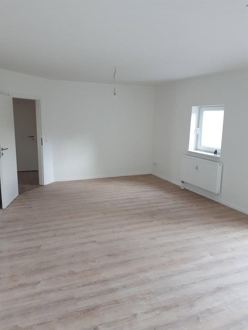 Prenájom bytu 3-izbový 110 m², Lübeck, Šlezvicko-Holštajnsko Prenájom bytu 3-izbový 110 m², Lübeck, Šlezvicko-Holštajnsko
