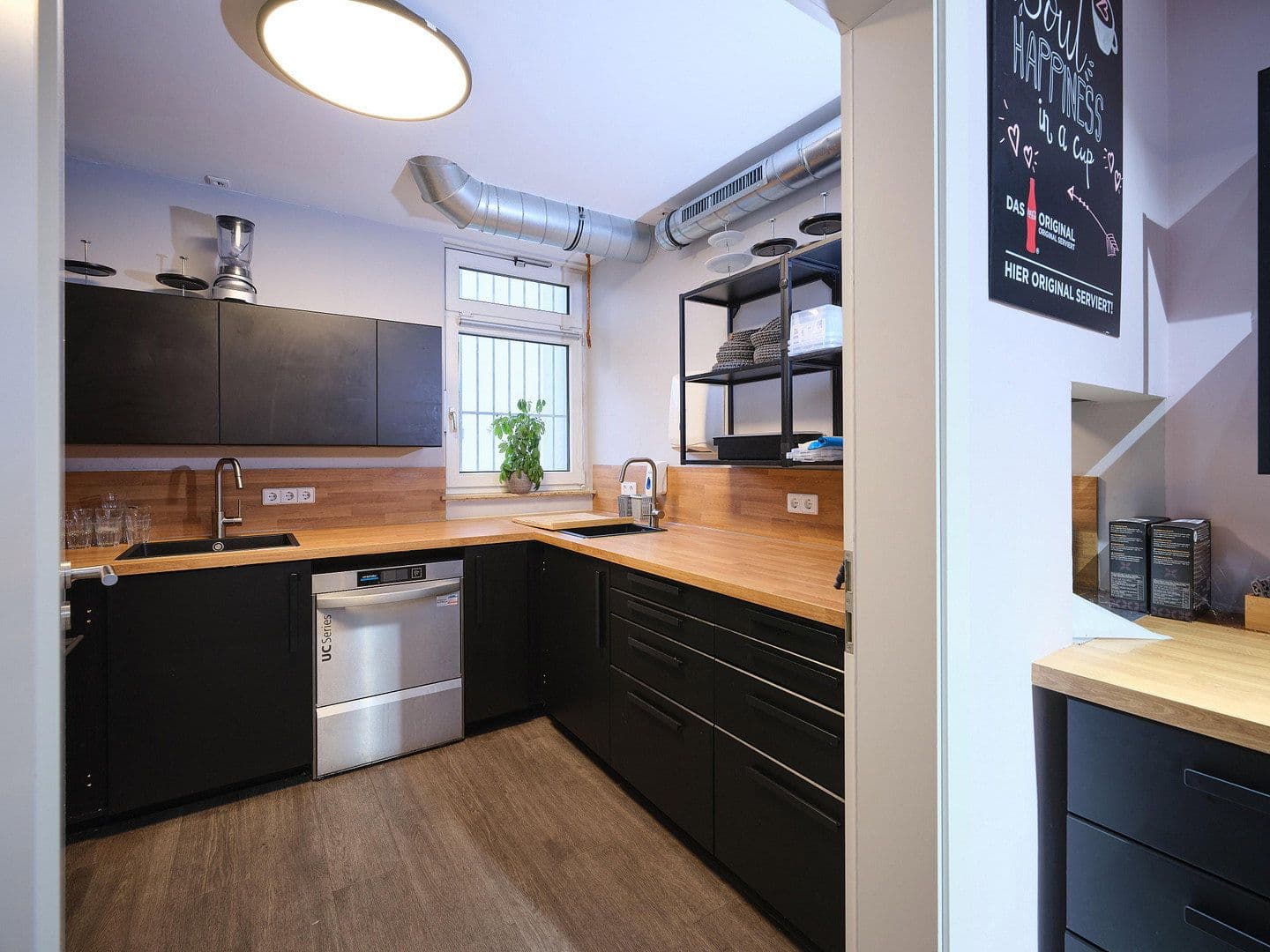 Prenájom kancelárie 87 m², Hauptstr. 4, Weißbach, Bádensko-Wurttembersko Prenájom kancelárie 87 m², Hauptstr. 4, Weißbach, Bádensko-Wurttembersko