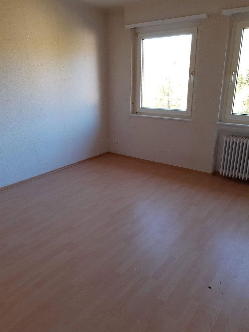Prenájom bytu 4-izbový 105 m², Zweibrücken, Porýnie-Falcko Prenájom bytu 4-izbový 105 m², Zweibrücken, Porýnie-Falcko